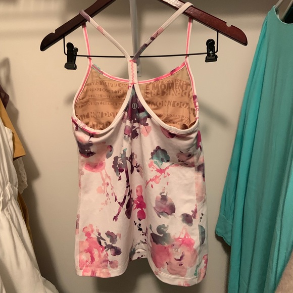 **SOLD** Power Y Lululemon - Picture 2 of 3